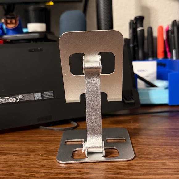 Phone/ Tablet Stand - Picture 2 of 8